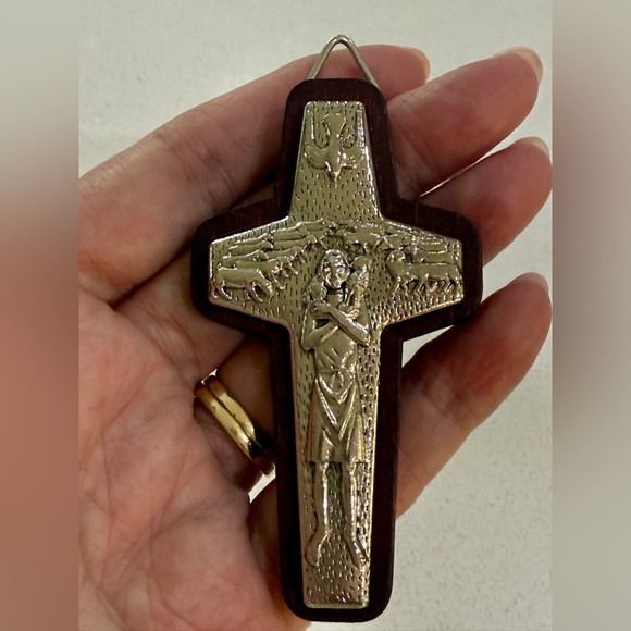 Christ the Good Shepard with Flock Wall Cross - Picture 3 of 3